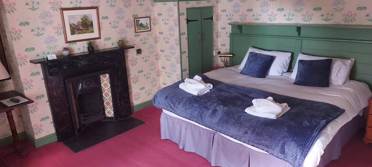 Bron-y-graig 4*